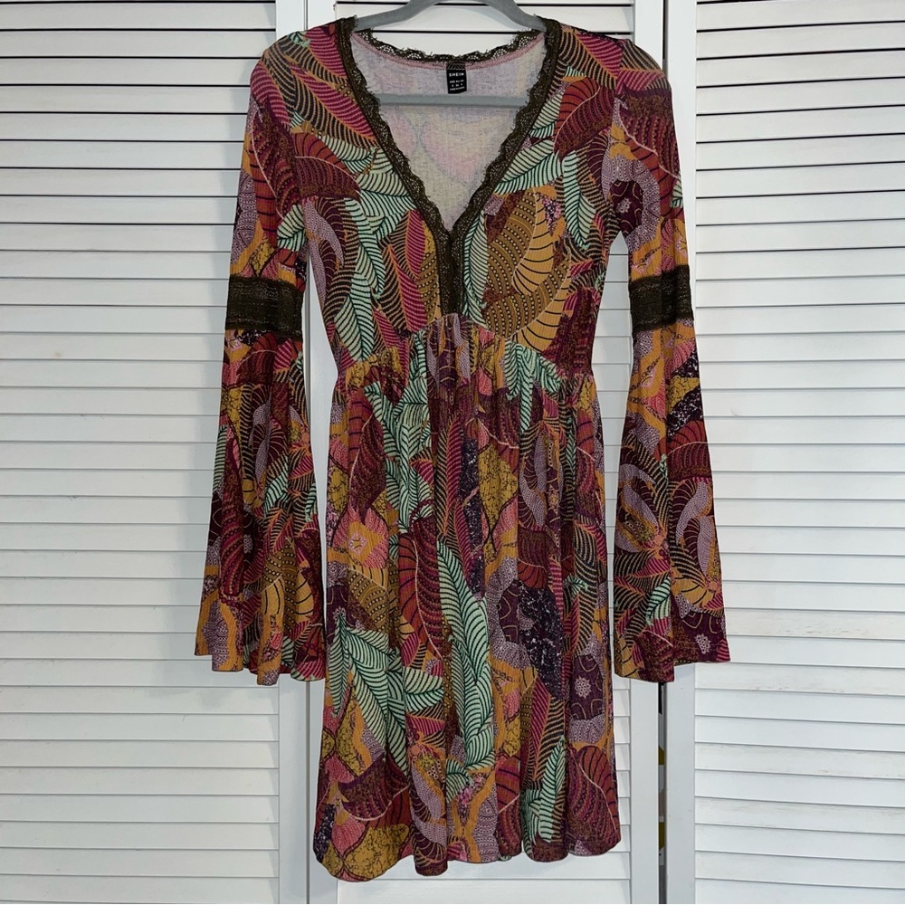 Shein Dress / Multicolor Leaves Print / Ruffle Hem Neckline / Size S